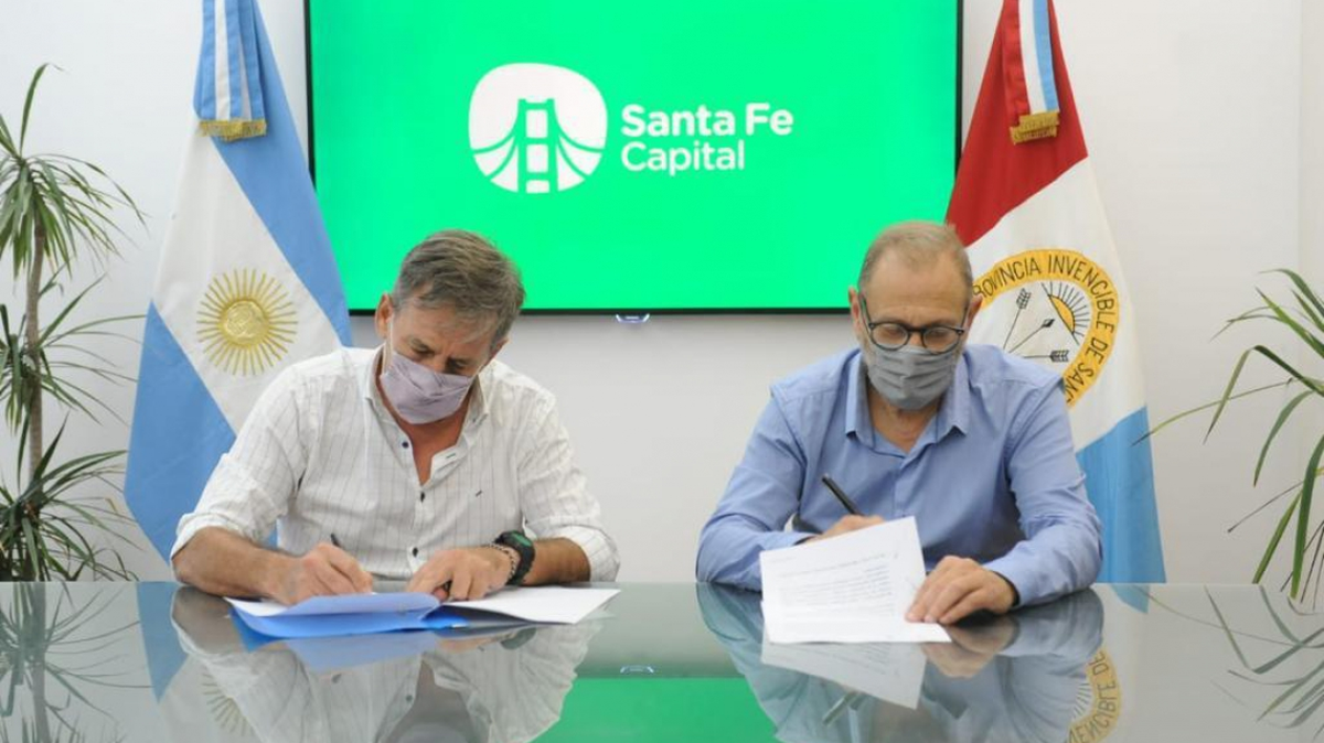 El ministro Corach y el intendente Jatón, firmaron un acuerdo que servirá para incrementar el sistema de iluminación led en la capital. El convenio se da en el marco del denominado Plan Incluir + Seguridad.