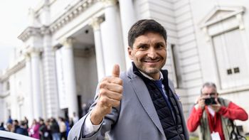 El gobernador de Santa Fe y Convencional Constituyente, Maximiliano Pullaro en la Legislatura.