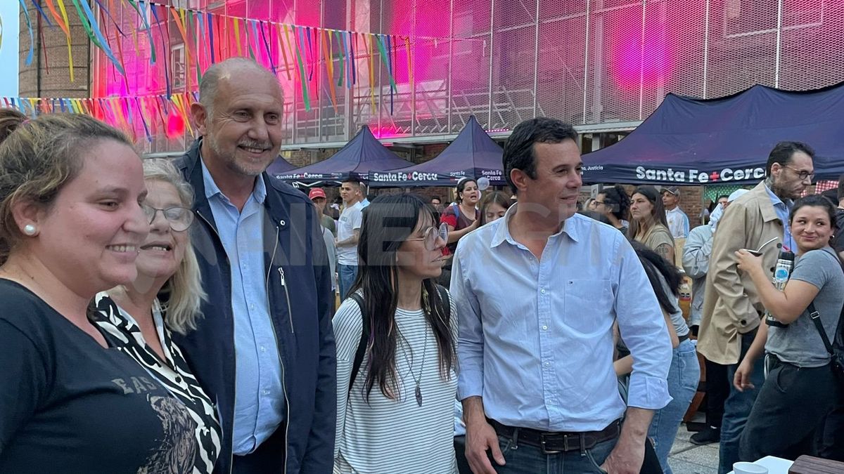 El gobernador Omar Perotti visitó la feria de emprendedores de El Molino.