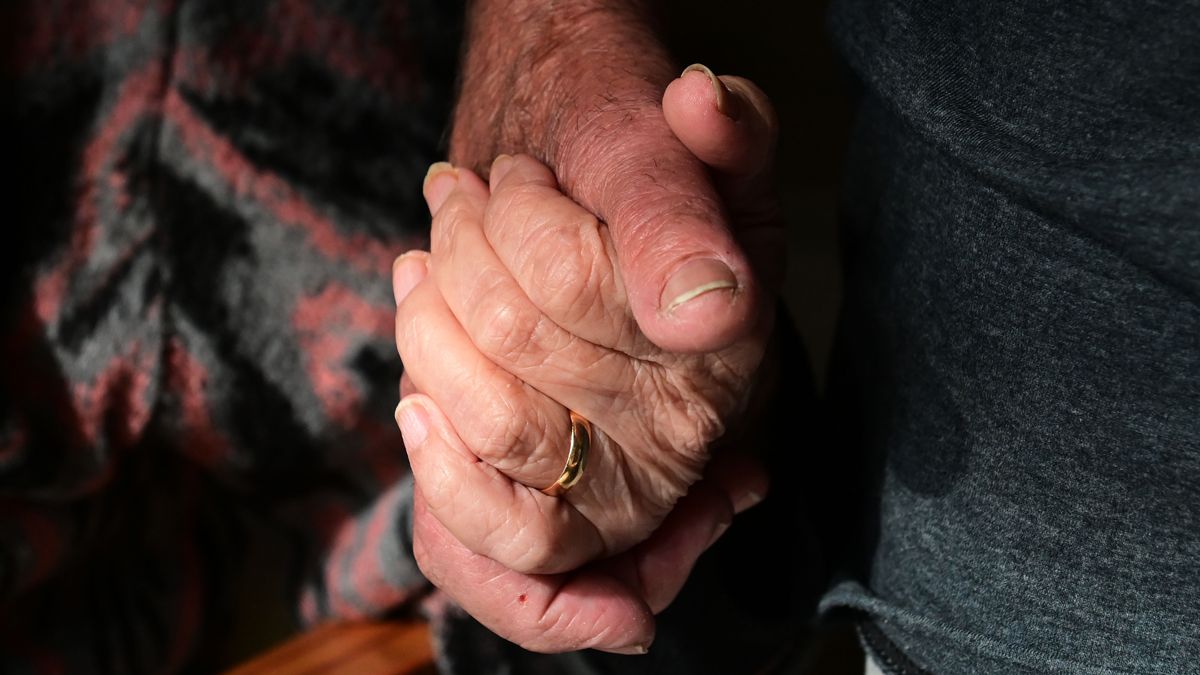 Domingo Moscato (86 años) y a María Teresa Dakak (78), son una pareja de