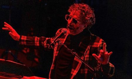Fito Páez enfrentó silbidos de su público. Fito Páez enfrentó silbidos de su público.