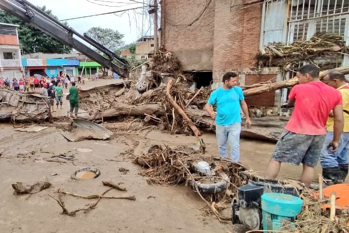 Maduro decretó tres días de duelo nacional por las víctimas.