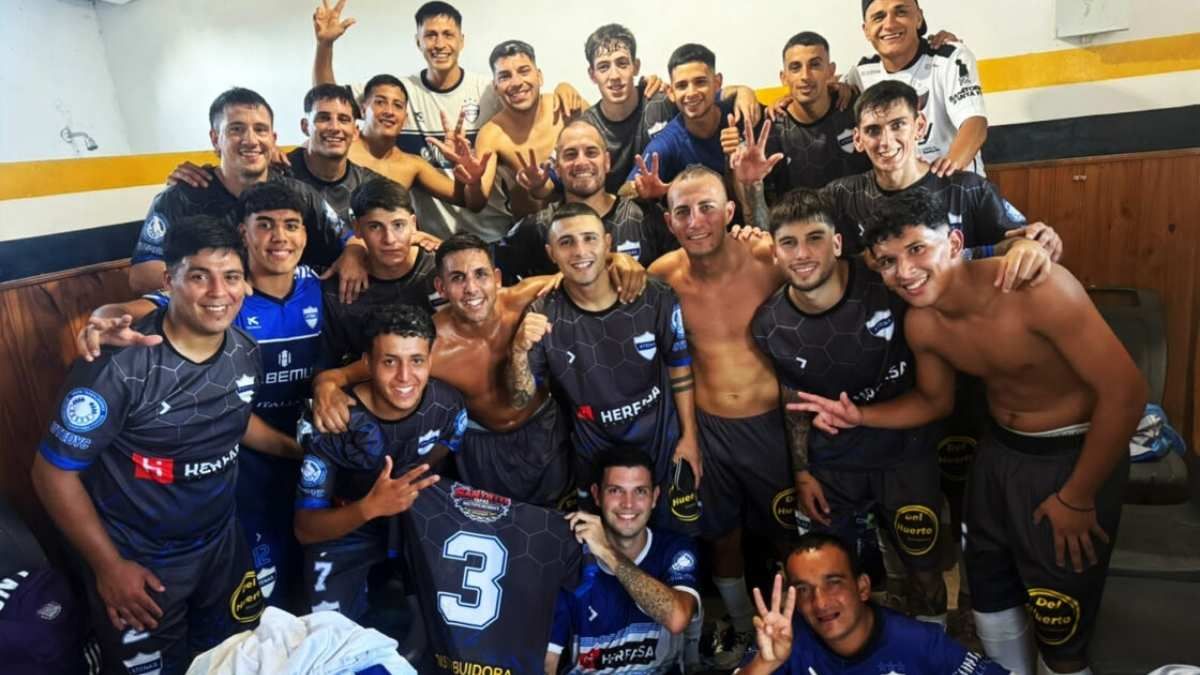 Atenas venció a El Pozo y festejó en la Liga Santafesina de Fútbol. Foto: Atenas. Atenas venció a El Pozo y festejó en la Liga Santafesina de Fútbol. Foto: Atenas.