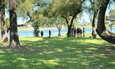La Policía de Investigaciones realizó en el Parque del Sur un operativo en el marco de la causa que investiga el crimen de Jeremías Monzón. La Policía de Investigaciones realizó en el Parque del Sur un operativo en el marco de la causa que investiga el crimen de Jeremías Monzón.