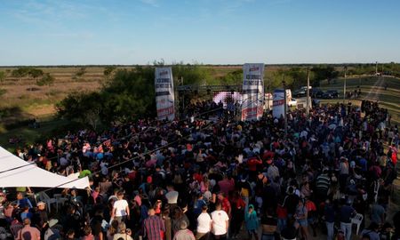 La agenda de actividades fue variada e incluyó la realización de una maratón tanto para corredores como para hacer caminando, paseos en kayak, arte para las infancias, deportes de playa, plantación de especies arbóreas autóctonas y una recorrida para redescubrir la flora y fauna local.