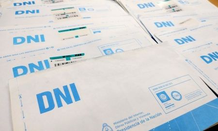 El Renaper presentó el nuevo DNI electrónico con chip. El Renaper presentó el nuevo DNI electrónico con chip.