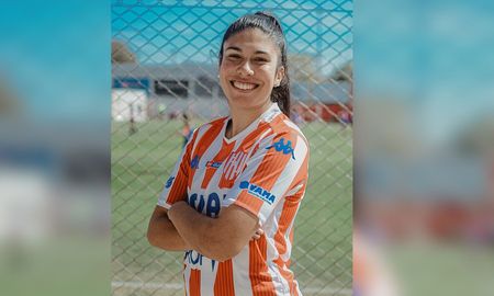 Aldana Villalba habló con Unión Play de la importancia que tiene para el futbol femenino jugar en el 15 de Abril. Aldana Villalba habló con Unión Play de la importancia que tiene para el futbol femenino jugar en el 15 de Abril.