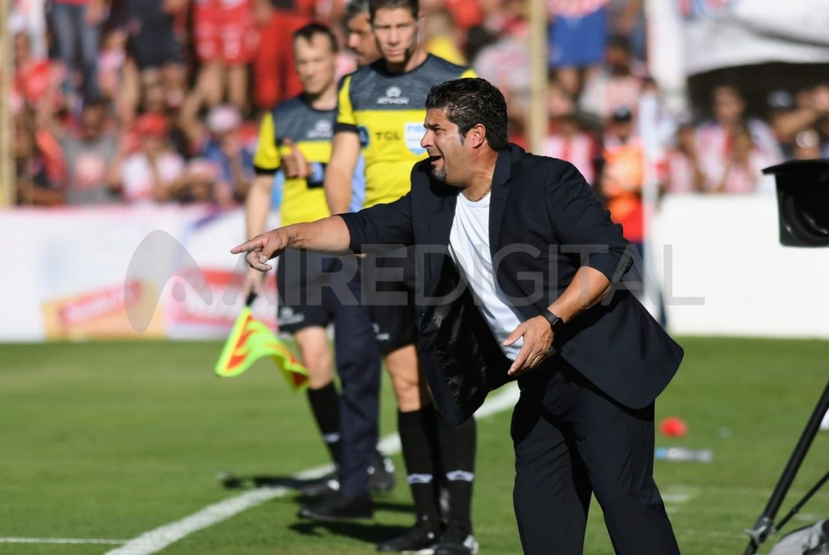 Marcelo Saralegui anunció este lunes al mediodía que dejó de ser el entrenador de Colón.