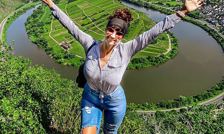 Murió una chica tras sacarse una selfie en un acantilado: su novio halló la foto de segundos antes de su caída Murió una chica tras sacarse una selfie en un acantilado: su novio halló la foto de segundos antes de su caída