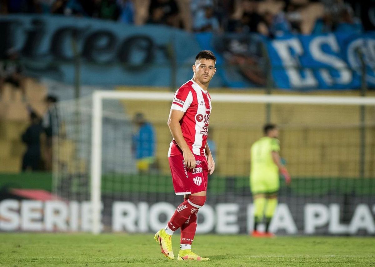 Jairo O'Neil, defensor de Unión, fue convocado a la selección uruguaya sub 23 para los Juegos Panamericanos de Chile. Jairo O'Neil, defensor de Unión, fue convocado a la selección uruguaya sub 23 para los Juegos Panamericanos de Chile.
