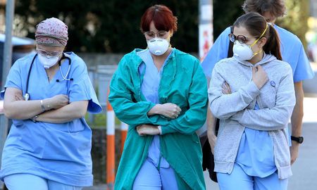 Profesionales de la salud de Italia preocupados por la cantidad de muertos por coronavirus. Profesionales de la salud de Italia preocupados por la cantidad de muertos por coronavirus.