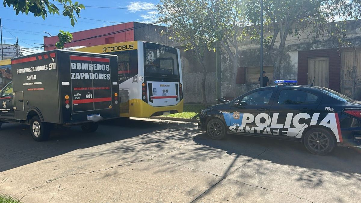 El hecho se produjo cuando el colectivo transitaba por barrio Belgrano de Santa Fe.