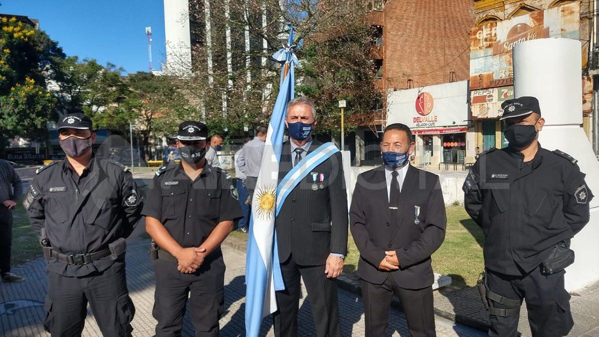 Excombatientes recordaron a los caídos en Malvinas este 2 de abril en la Plaza del Soldado.