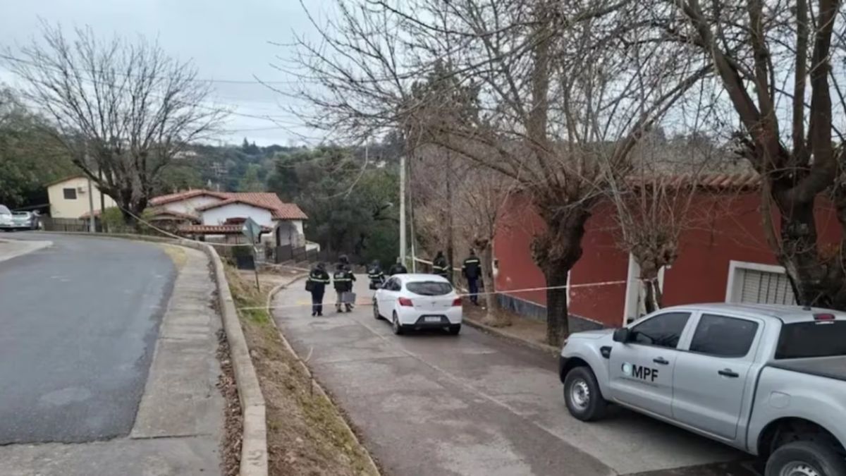 El cuerpo de una mujer fue encontrado en un descampado de La Falda, Córdoba.