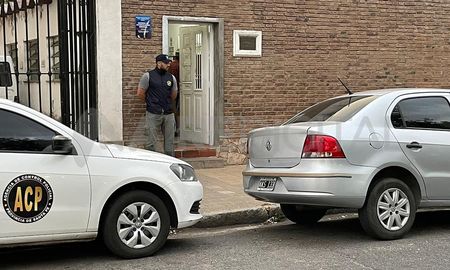 Personal de la Agencia de Control Policial del Ministerio de Seguridad de la provincia de Santa Fe intervino este miércoles por la tarde la Agencia de Investigación Criminal. Personal de la Agencia de Control Policial del Ministerio de Seguridad de la provincia de Santa Fe intervino este miércoles por la tarde la Agencia de Investigación Criminal.
