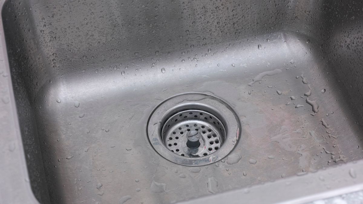 Para este m&eacute;todo, se necesita bicarbonato de sodio, agua caliente y vinagre blanco.