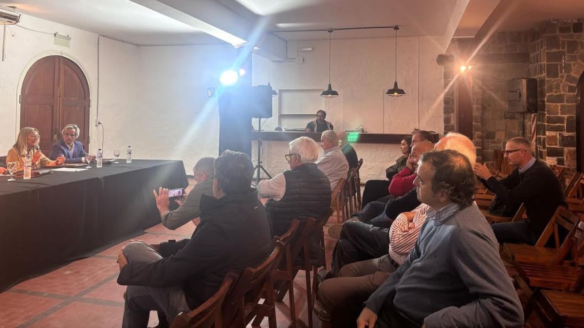 "Estamos invitando estas charlas abiertas para que la gente se informe y pregunte todo lo que tiene que saber con respecto a la reforma de la Carta Magna que nos va a regir en los pr&oacute;ximos a&ntilde;os", explic&oacute; Ricardo Argenti.