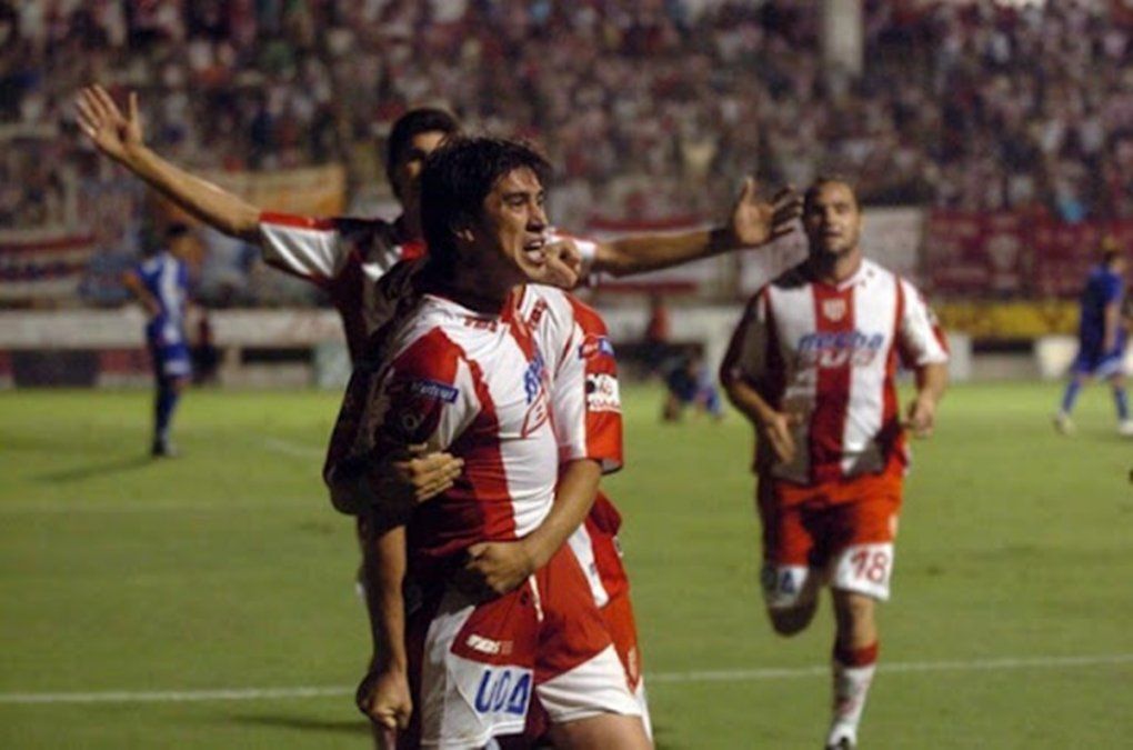 Pablo Pérez vistió la camiseta de Unión en 2010, en el equipo dirigido por Frank Darío Kudelka