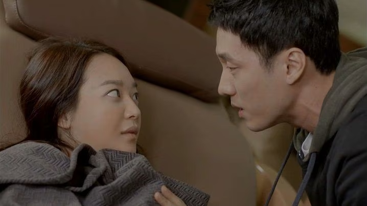 "El peso del amor" está protagonizada por So Ji Sub y Shin Min Ah. "El peso del amor" está protagonizada por So Ji Sub y Shin Min Ah. 