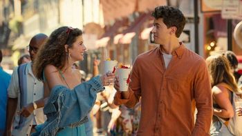 Gente que conocemos en vacaciones: la película romántica que es furor en Netflix
