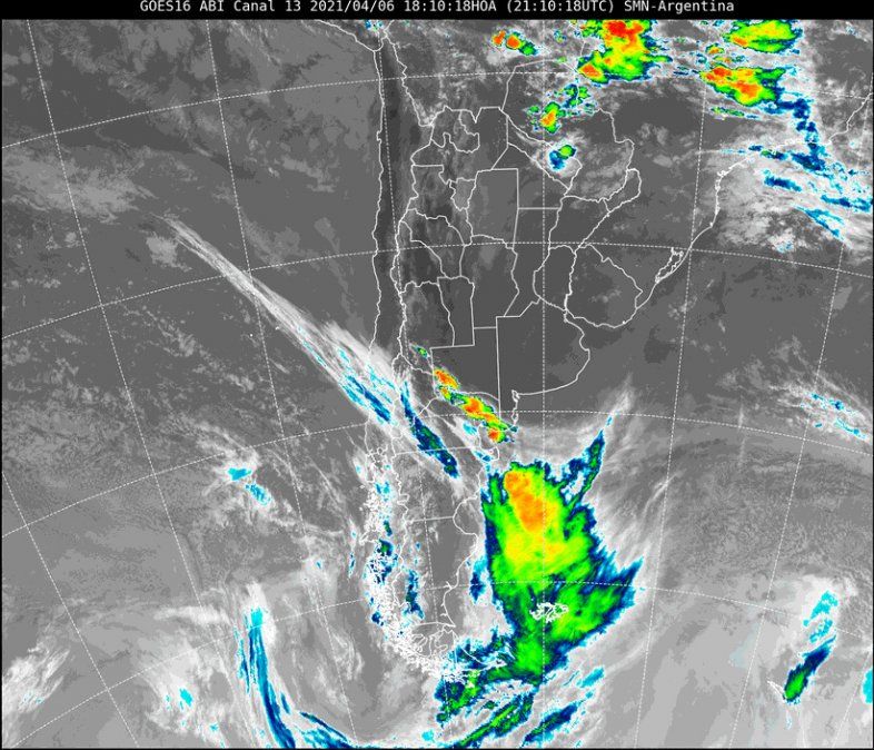 A través de la imagen satelital se observa poca nubosidad en la región. Sin embargo, ya se activan tormentas en la provincia de Rio Negro, sur de La Pampa y sur de Mendoza.