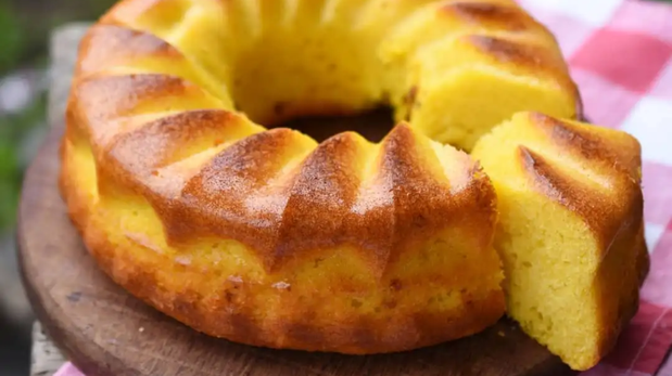 Con solo tres ingredientes, podés preparar un rico budín de yogur.&nbsp;