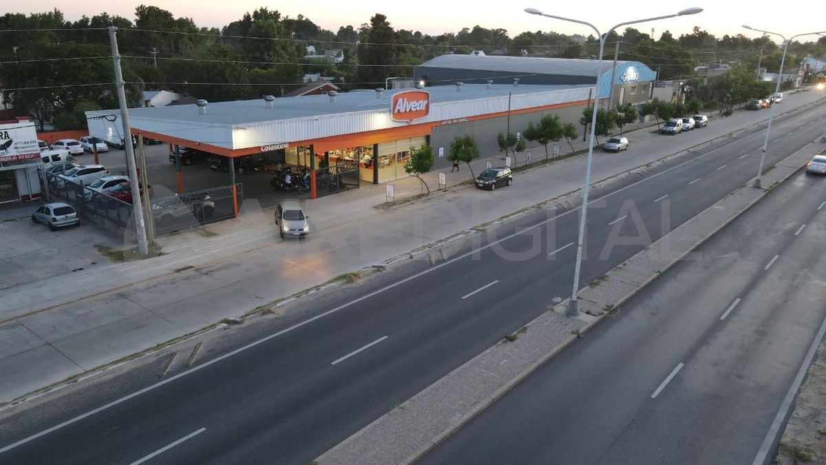 La nueva sucursal de Alvear Supermercados, sobre la Ruta Provincial 1. La nueva sucursal de Alvear Supermercados, sobre la Ruta Provincial 1.