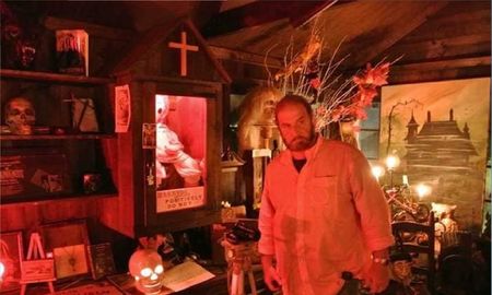 Annabelle está actualmente en posesión del yerno de Edward y Lorraine Warrens, Tony Spera. Annabelle está actualmente en posesión del yerno de Edward y Lorraine Warrens, Tony Spera.