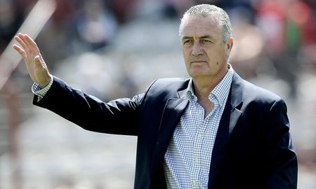 El flamante entrenador de la selección ecuatoriana deberá definir en la brevedad los convocados para el comienzo de las eliminatorias. El flamante entrenador de la selección ecuatoriana deberá definir en la brevedad los convocados para el comienzo de las eliminatorias.