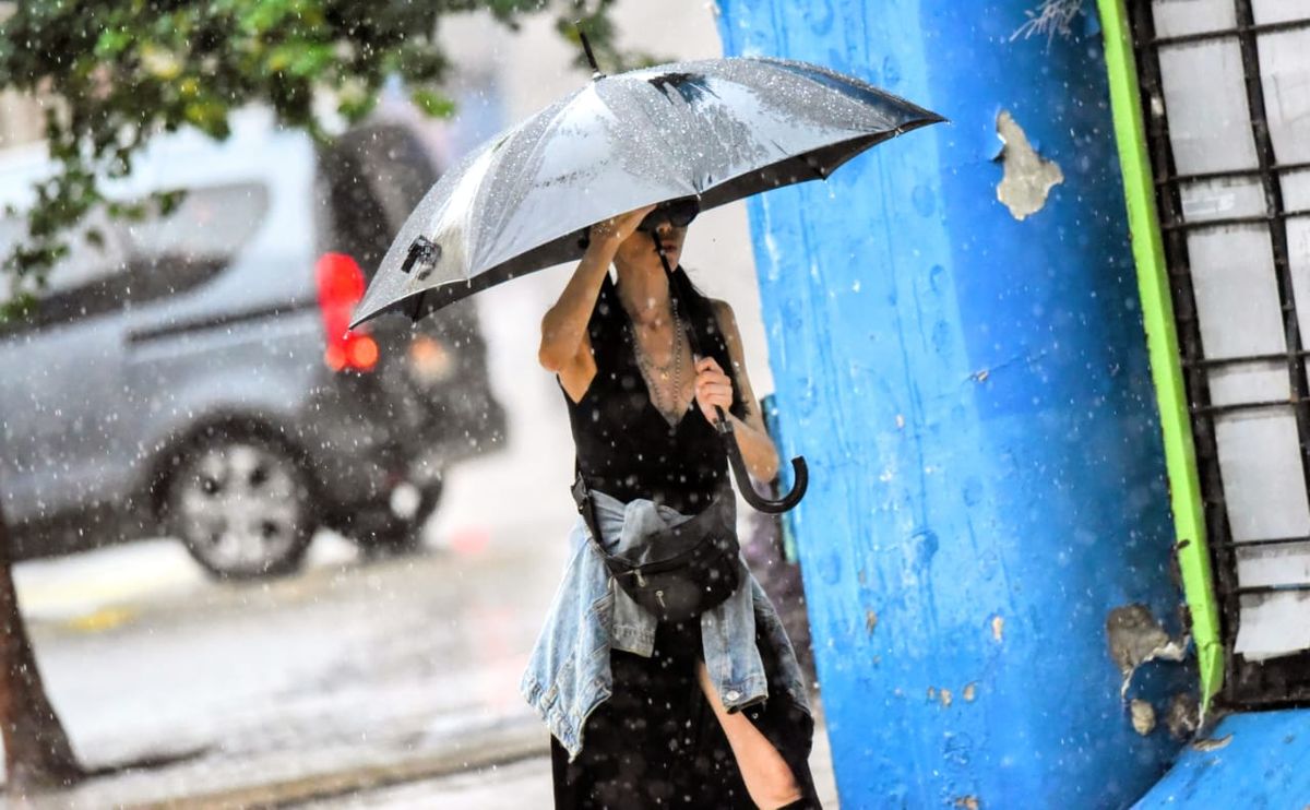 El CMMC advirtió por tormentas con actividad eléctrica y posible granizo en localidades del centro provincial.
