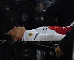 Rodrigo Aliendro se retiró golpeado del superclásico y River informó que sufrió graves fracturas en su rostro, por lo que será operado en los próximos días. Rodrigo Aliendro se retiró golpeado del superclásico y River informó que sufrió graves fracturas en su rostro, por lo que será operado en los próximos días.