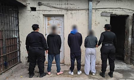 Tres personas aprehendidas en barrio Guadalupe Oeste por encubrimiento por el robo de dos motos.