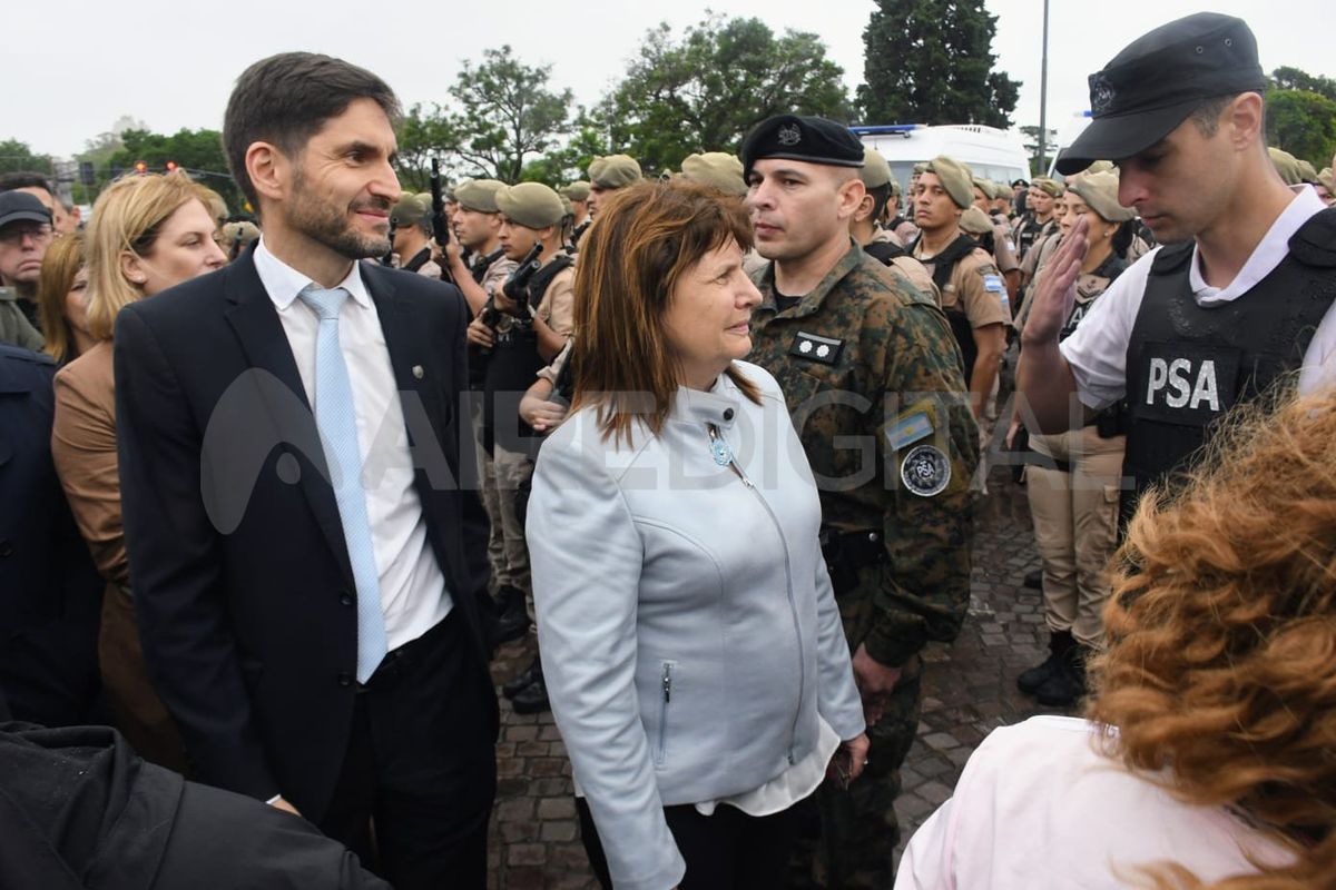 La ministra de Seguridad, Patricia Bullrich, prometió en Rosario trabajar “con mucho más énfasis y decisión La ministra de Seguridad, Patricia Bullrich, prometió en Rosario trabajar “con mucho más énfasis y decisión