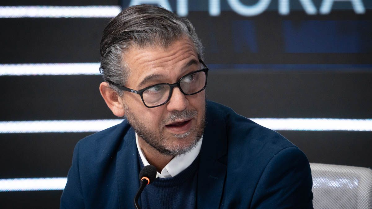 El secretario de Gobierno de la Municipalidad de Santa Fe, Sebastián Mastropaolo, explicó que el Anillo Digital está orientado al conteo de vehículos y al monitoreo de autos con pedido de captura. El secretario de Gobierno de la Municipalidad de Santa Fe, Sebastián Mastropaolo, explicó que el Anillo Digital está orientado al conteo de vehículos y al monitoreo de autos con pedido de captura.