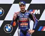 El portugués Miguel Oliveira, piloto de MotoGP, se casará con su hermanastra este año.