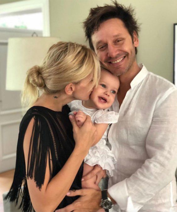 ¡Muy tiernos! La hermosa postal de la China Suárez, Benjamín Vicuña y Magnolia en la playa