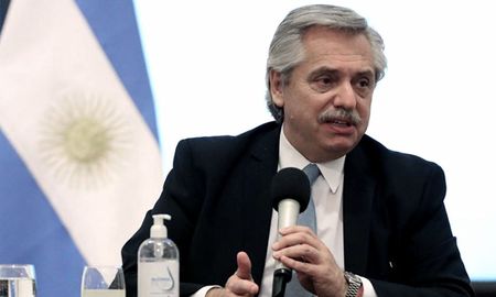 Alberto Fernández encabeza en forma virtual el acto por el bicentenario del fallecimiento del general Manuel Belgrano Alberto Fernández encabeza en forma virtual el acto por el bicentenario del fallecimiento del general Manuel Belgrano