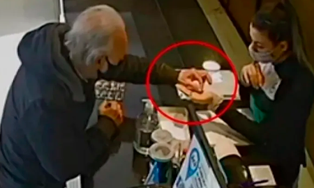 “Cuando le pedimos el ticket de compra no lo tenía. Entonces ingresó la Policía y requirió sus datos. Al constatar el nombre, DNI y el domicilio aportado comprobaron que era falso. Él no llevaba su documento. La Policía le explicó que para hacer una denuncia tenía que tener el ticket y el DNI. Luego volvieron a preguntarle y dijo la verdad. Aportó los datos correctos y salió a la luz toda la historia y sus antecedentes” “Cuando le pedimos el ticket de compra no lo tenía. Entonces ingresó la Policía y requirió sus datos. Al constatar el nombre, DNI y el domicilio aportado comprobaron que era falso. Él no llevaba su documento. La Policía le explicó que para hacer una denuncia tenía que tener el ticket y el DNI. Luego volvieron a preguntarle y dijo la verdad. Aportó los datos correctos y salió a la luz toda la historia y sus antecedentes”