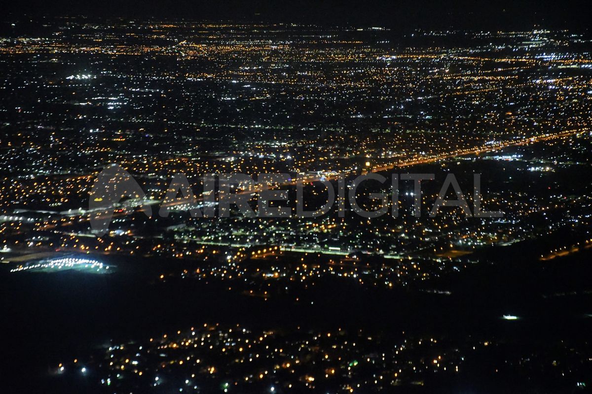 Julio Cobos argumenta que Argentina sufre un desfase entre su hora oficial (-3) y el huso horario que realmente le corresponde (-4)
