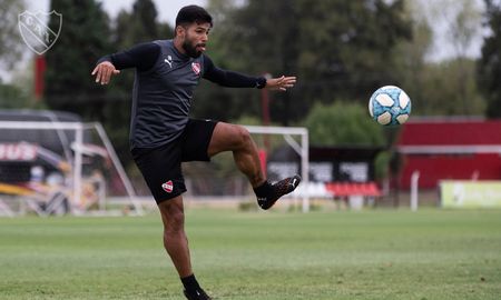 Silvio Romero, capitán de Independiente, pidió a los dirigentes cumplir sus palabras. Silvio Romero, capitán de Independiente, pidió a los dirigentes cumplir sus palabras.