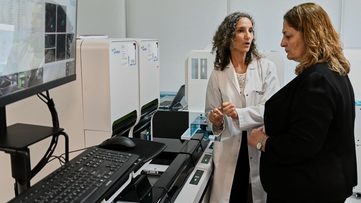 La ministra de Salud, Silvia Ciancio, recorrió las instalaciones para observar la renovación del servicio. La ministra de Salud, Silvia Ciancio, recorrió las instalaciones para observar la renovación del servicio.