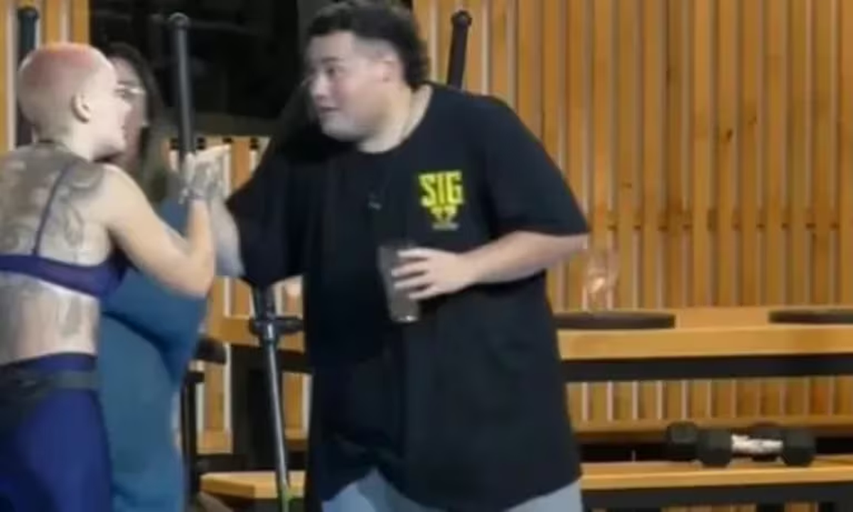 Manzana cruzó a Furia tras la advertencia. Manzana cruzó a Furia tras la advertencia.