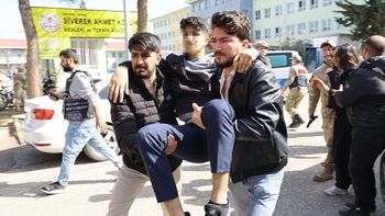 El 14 de abril, cuatro personas murieron (un profesor y tres alumnos) y 20 resultaron heridas en un tiroteo en un colegio en la provincia de Kahramanmaras, en el sur de Turquía.