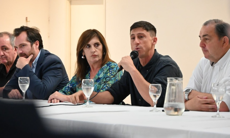 Paco Garibaldi en el encuentro de la mesa departamental de La Capital de Unidos. Paco Garibaldi en el encuentro de la mesa departamental de La Capital de Unidos.