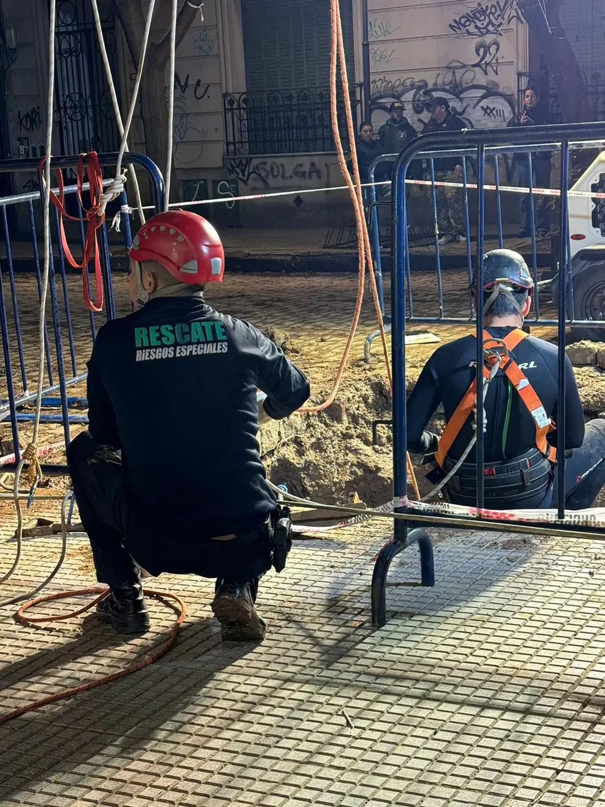 Operarios trabajaron para descubrir la totalidad del túnel. Operarios trabajaron para descubrir la totalidad del túnel.
