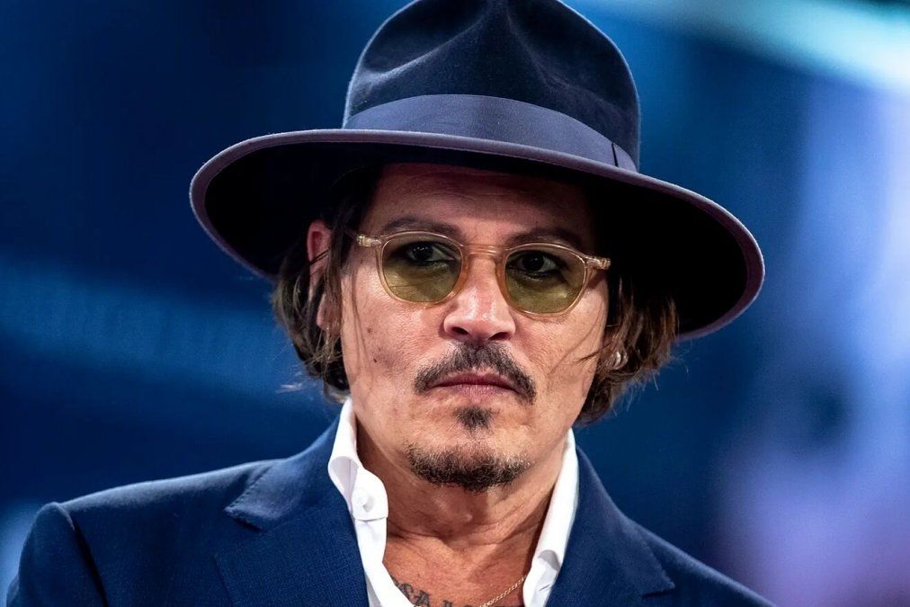 A qué hora es la entrevista a Johnny Depp