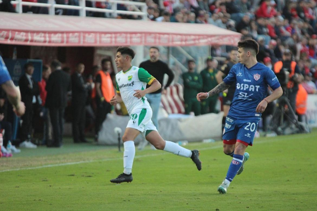 Lautaro Vargas hizo su debut en Primera en 2023 frente a Unión. Lautaro Vargas hizo su debut en Primera en 2023 frente a Unión.
