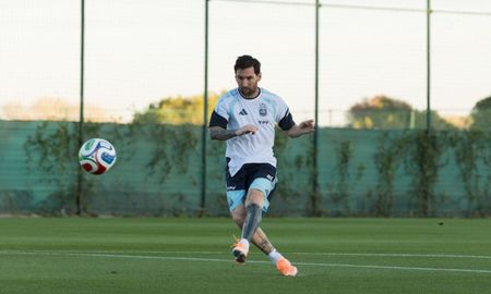 Lionel Messi en los entrenamientos del conjunto de Scaloni en Alicante. Lionel Messi en los entrenamientos del conjunto de Scaloni en Alicante.