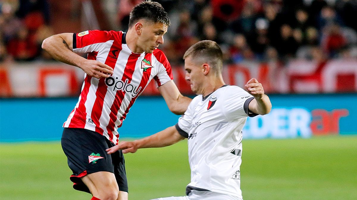 Marcelo Saralegui inicia su ciclo como entrenador de Colón en su visita a Estudiantes de La Plata.