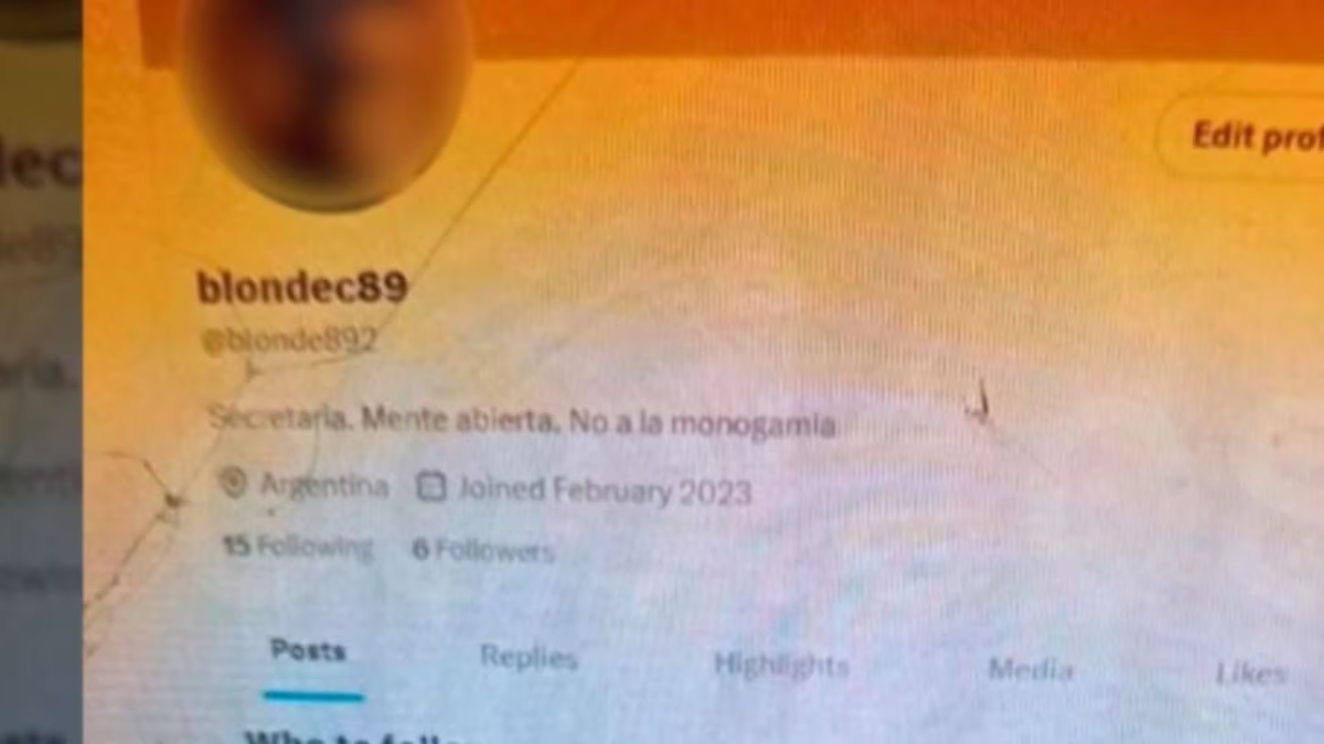 La joven fue víctima de distintos tipos de violencia. Difundieron sus fotos íntimas sin consentimiento y la expusieron a propuestas de desconocidos. La joven fue víctima de distintos tipos de violencia. Difundieron sus fotos íntimas sin consentimiento y la expusieron a propuestas de desconocidos.